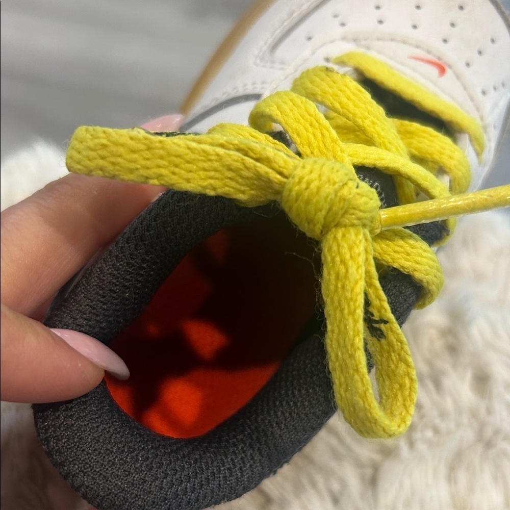 Toddler's Nike Force 1 LV8 White/Anthracite-Yellow Strike Size 4 - Picture 9 of 10